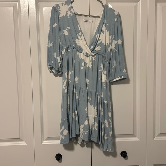 Medium Fehrnvi dress - Picture 1 of 1
